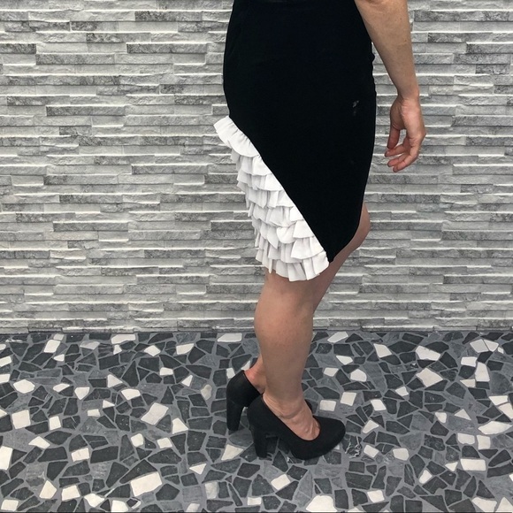 High-Waist pencil skirt with back ruffles - Picture 4 of 9